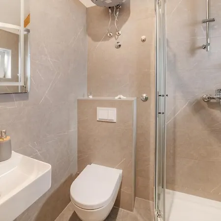 Modesty * 斯普利特